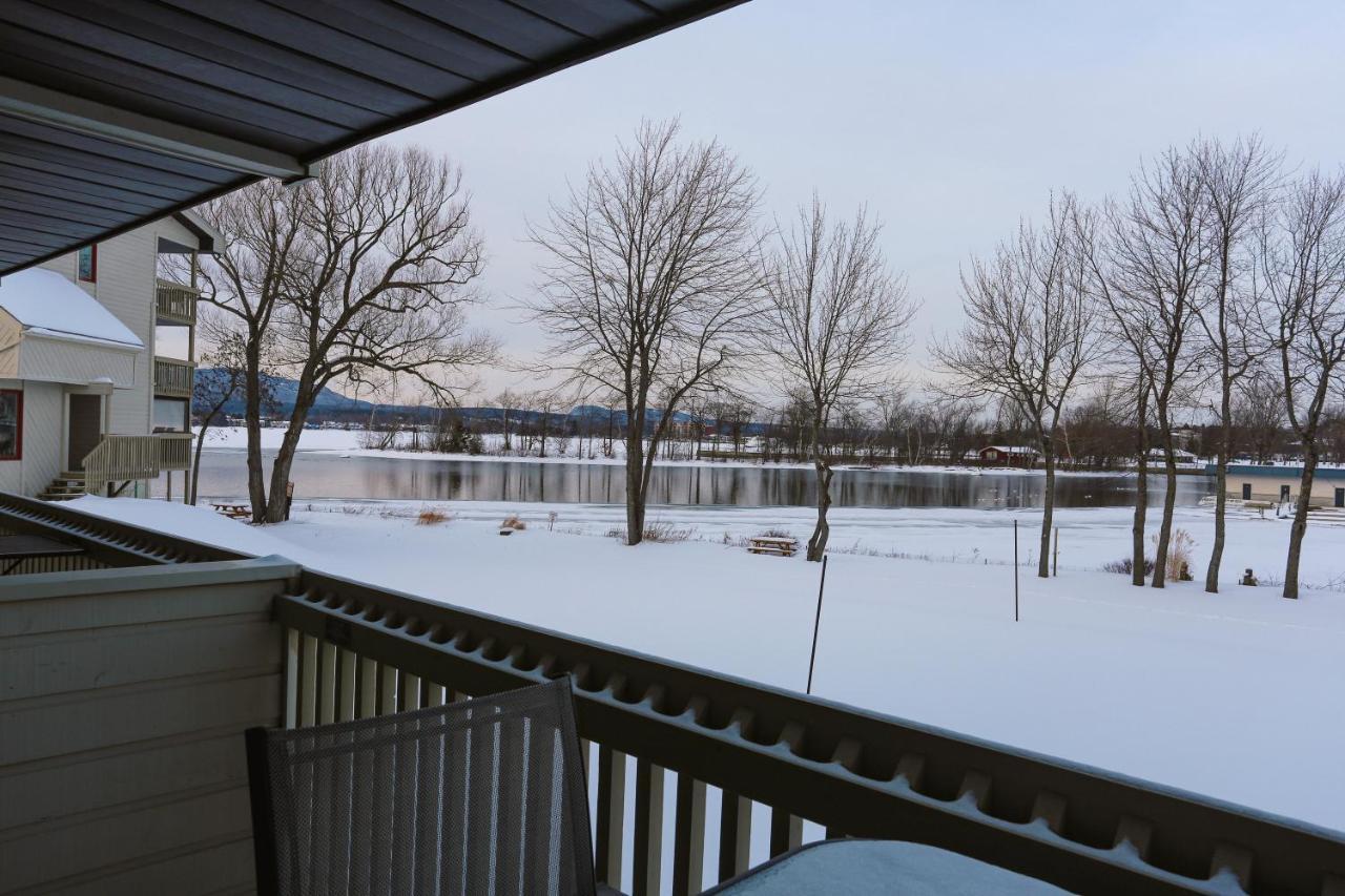 Magog Waterfront Condo Eksteriør billede